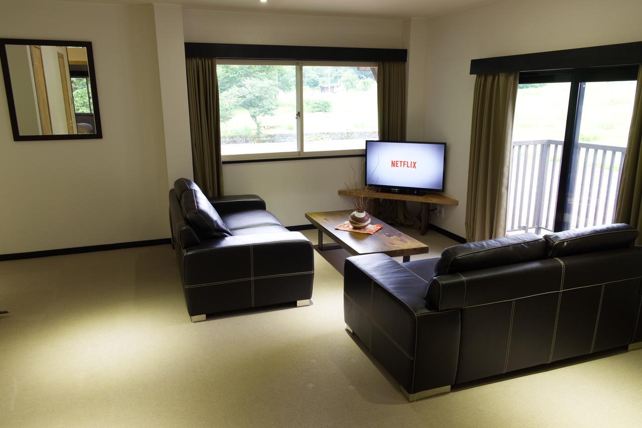 Ski-In, Ski-Out Iwatake Apartments Hakuba Dış mekan fotoğraf